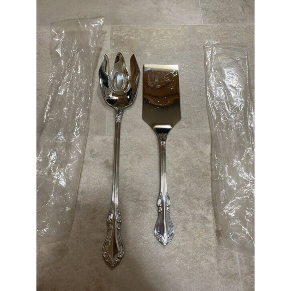 new Reed & Barton SHUBERT Stainless 18/10 Glossy salad fork and lasagna server - Picture 1 of 12